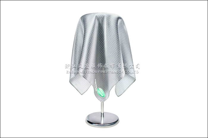 路虎 真絲小方巾 規格：53x53cm